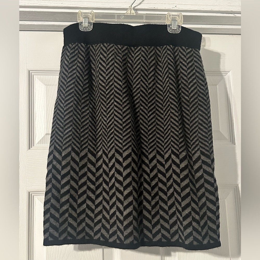 Kenar Black and Gray Chevron Knit Skirt